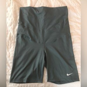 Nike maternity high-rise biker shorts